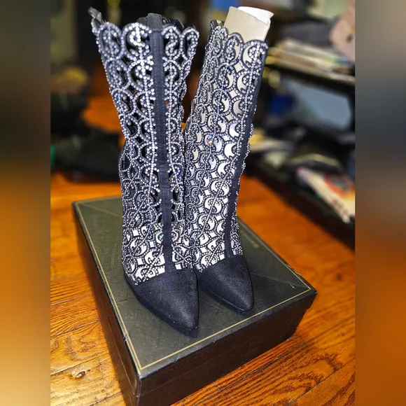 Azalea Wang Get Money Black Stiletto Bootie - Picture 2 of 5